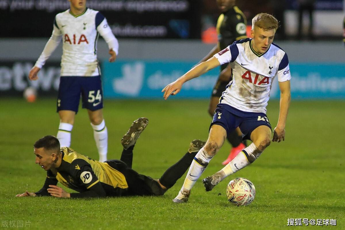 赛前费城76人备战足总杯；造点机会细节曝光；态度坚定；年轻球员得到机会 