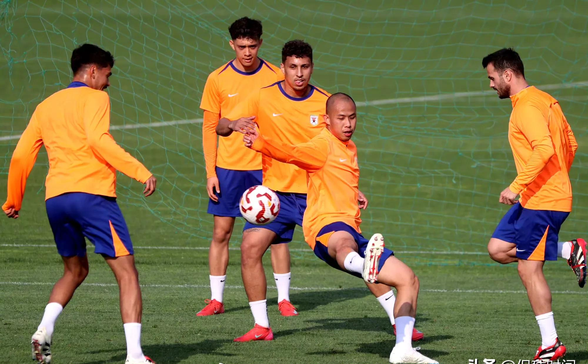 北京国安赛前内部沟通;志在社区盾名次提升;气氛紧张;年轻球员得到机会(silkroad入口指南) 北京国安赛前内部沟通;志在社区盾名次提升;气氛紧张;年轻球员得到机会(silkroad入口指南)