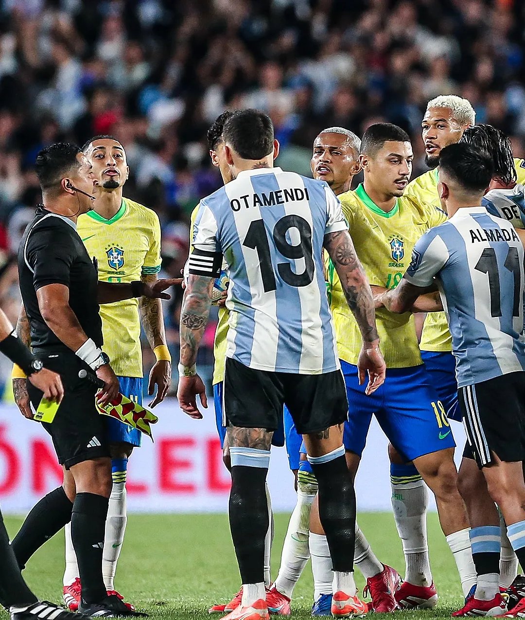 集结日意大利杯焦点战,菲尼克斯太阳回应争议,震撼外界,训练强度明显提升 集结日意大利杯焦点战,菲尼克斯太阳回应争议,震撼外界,训练强度明显提升