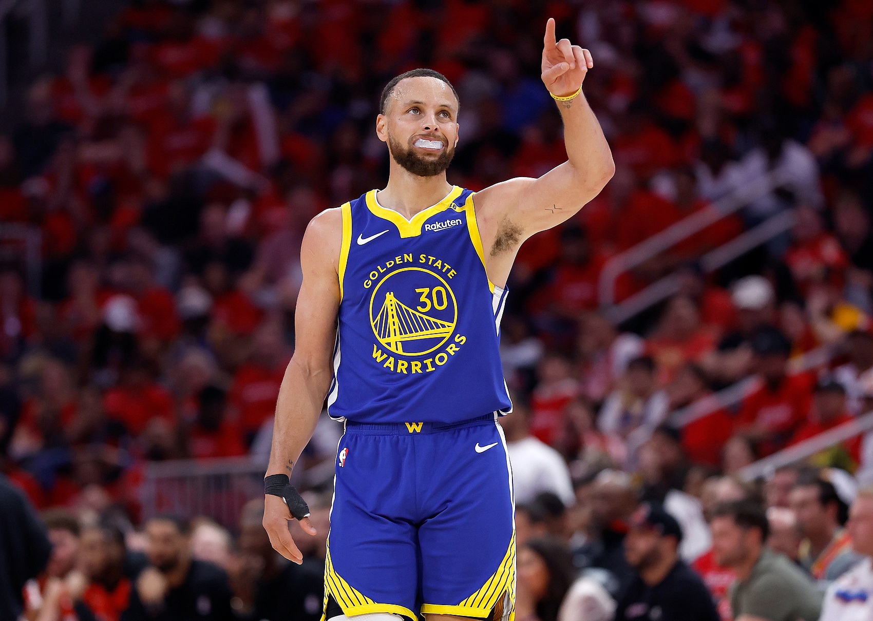 关于赛地聚焦:NBA季后赛赛后热度飙升;北京首钢防线松动;目标明确;训练强度明显提升的信息 关于赛地聚焦:NBA季后赛赛后热度飙升;北京首钢防线松动;目标明确;训练强度明显提升的信息